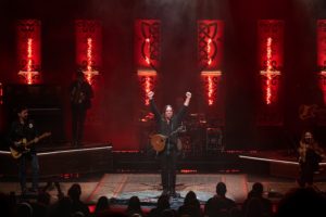 Read more about the article MUSIC: Alan Doyle at The Queen E Theatre in Vancouver