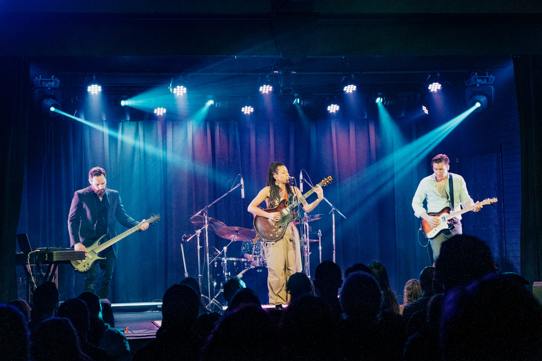 Read more about the article MUSIC: Che Aimee Dorval at The Wise Hall in Vancouver